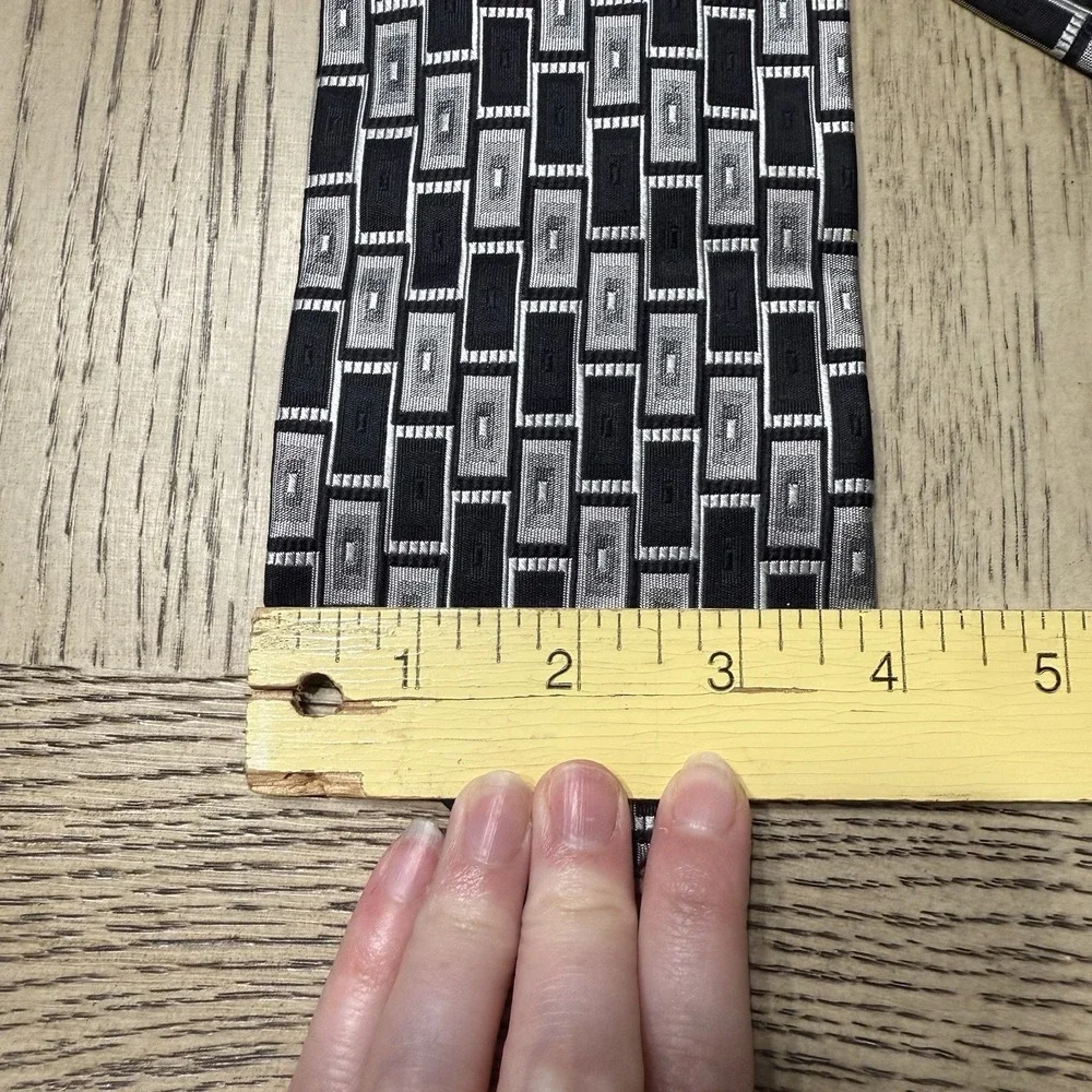 Roberto‎ Villini Silver Black Geometric Rectangle Pattern 100% Silk Tie